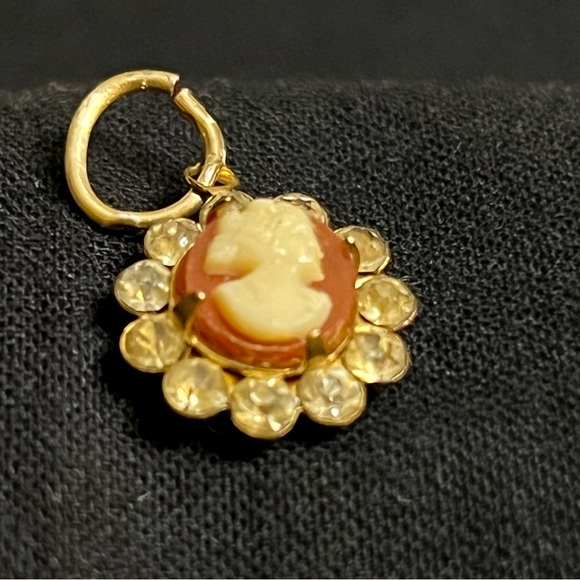 Tiny Cameo Pendant w/Rhinstones - Picture 6 of 12